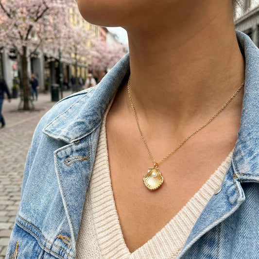 Shelly necklace